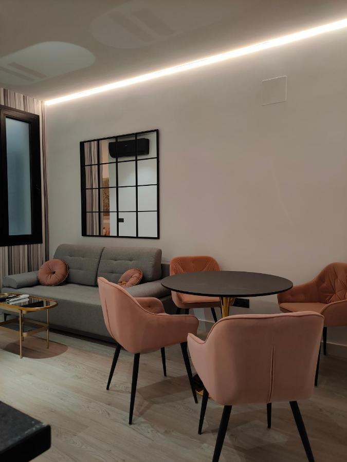 Apartamentos Wur Madrid Buitenkant foto